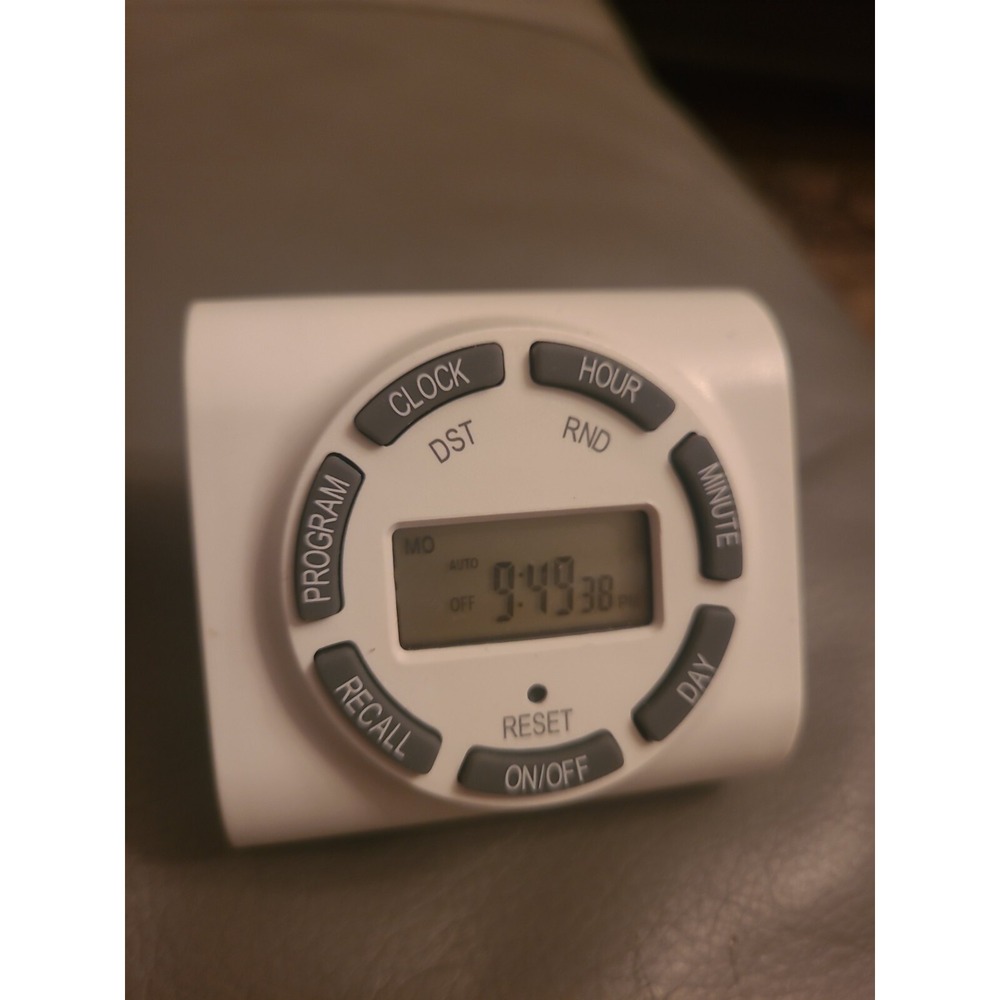 Defiant‎ 15 Amp 7-Day Indoor Plug-In Digital Polarized Timer White 49809DI